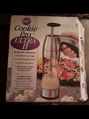 Wilton Cookie Pro Ultra II Cookie Press - Silver and Black